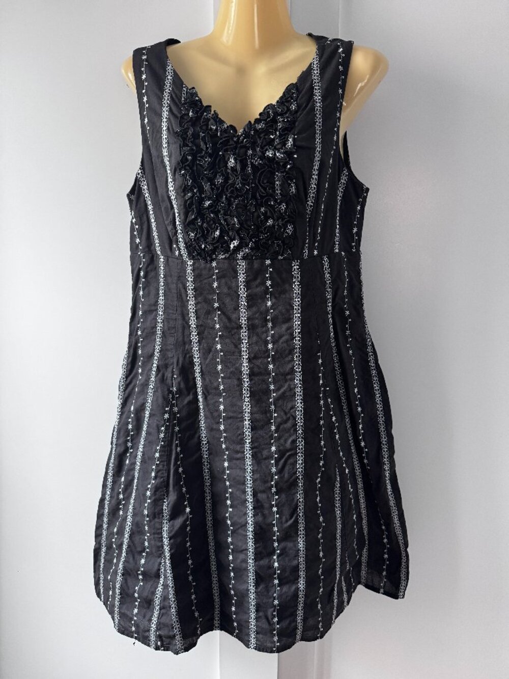 Rabbit Rabbit Rabbit Designs Dress Sz 12 Black Vertical Stripe Ruffle V-Neck